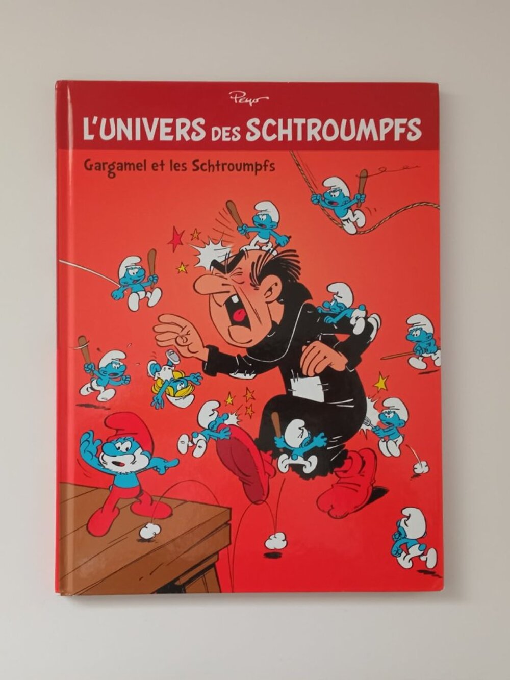 L'Univers des Schtroumpfs : Gargamel et les Schtroumpfs HC French Comic Book